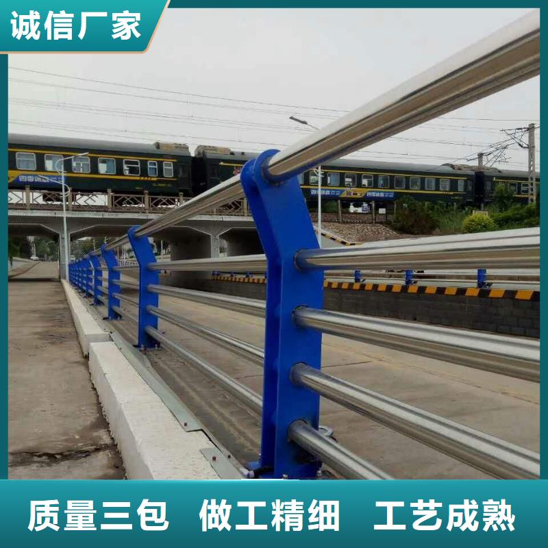 景观木纹护栏_旋转护栏客户好评