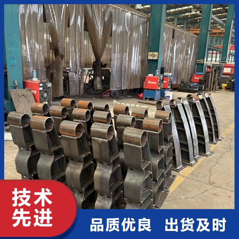 如何选择路边防撞护栏本地厂家