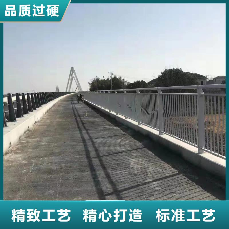 仿木纹河道护栏栏杆不锈钢河道栏杆一米多少钱